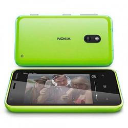 Nokia Lumia 620 (зеленый)