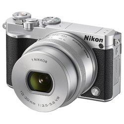 Nikon 1 J5 Kit (серебристый)
