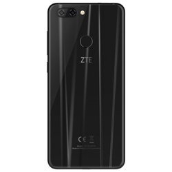 ZTE Blade V9 32GB (черный)