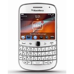 BlackBerry Bold 9900 (белый)